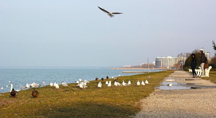 Rendkívüli hőmérsékleti kontraszt alakult ki a Balatonnál (VIDEÓ)