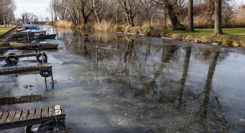 Elképesztő kontrasztot figyeltek meg a Balatonnál