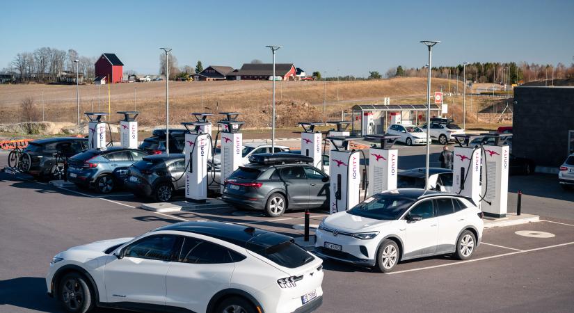 Minden tíz eladott autóból kilenc teljesen elektromos volt tavaly Norvégiában