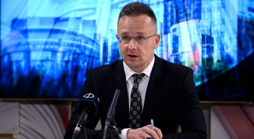 Szijjártó Péter: Szánalmas és gyerekes a lengyel külügy lépése