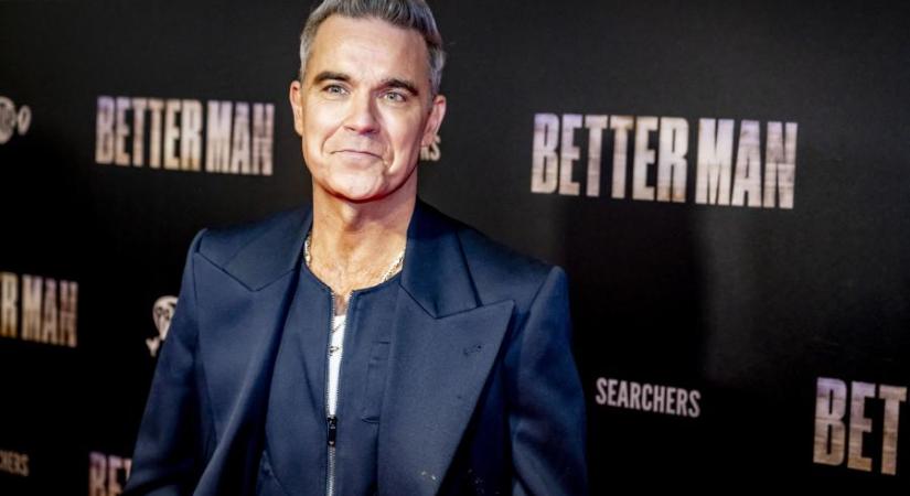 Ingyenes meglepetéskoncerttel népszerűsítette az életrajzi filmjét Robbie Williams