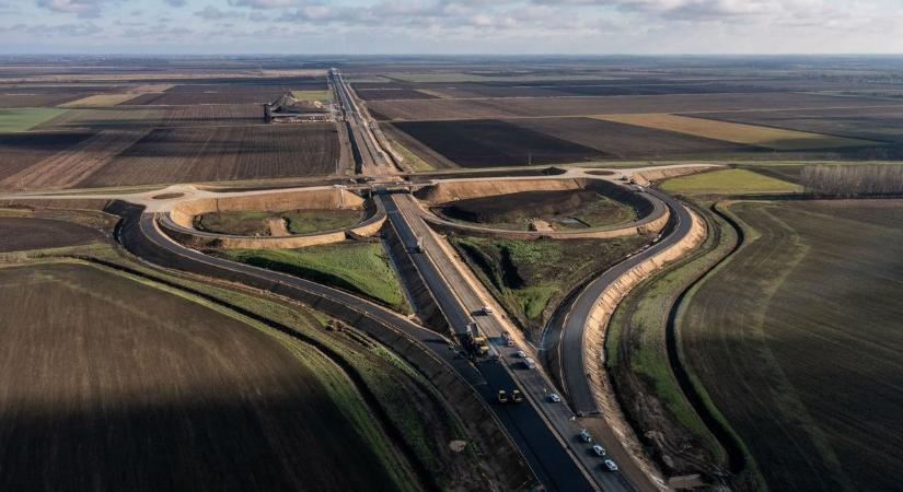 Nagy előrelépés történt az M4-esesen, Miklós és Kisújszállás között, így áll jelenleg a munka