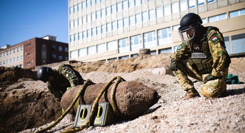 Egy háborúra elég bombát találtak a tűzszerészek tavaly