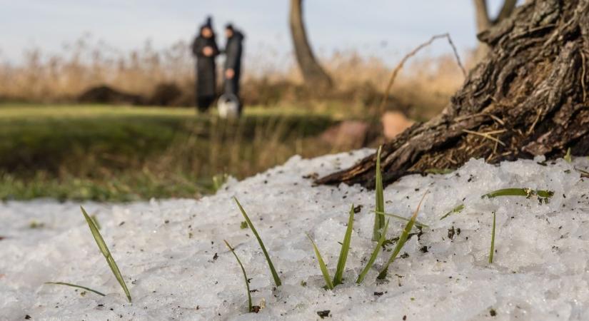 Először hózápor és ónos eső jön, majd olyat csinál az időjárás, amire ilyenkor nem nagyon számítanánk