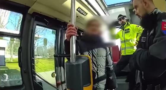 Ötéves kislányra támadt egy nő egy pozsonyi buszon – videó