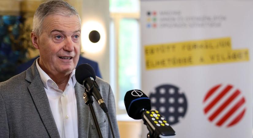 „Együtt formáljuk élhetőbbé a világot!” – Dr. Nagy Sándor üzent a Braille-írás világnapja alkalmából