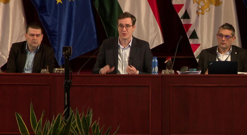 Karácsony Gergely Magyar Péterrel együtt fogadta el a költségvetést  videó