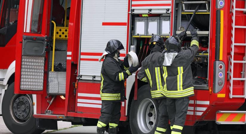 Teljesen megtelt füsttel a szolnoki üzem, menekültek a dolgozók