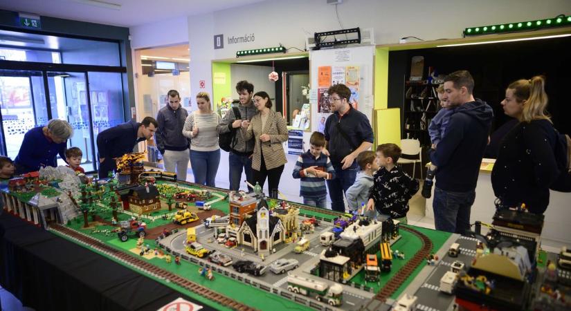 Két és fél tonna LEGO csoda a szegedi Agórában - galériával, videóval