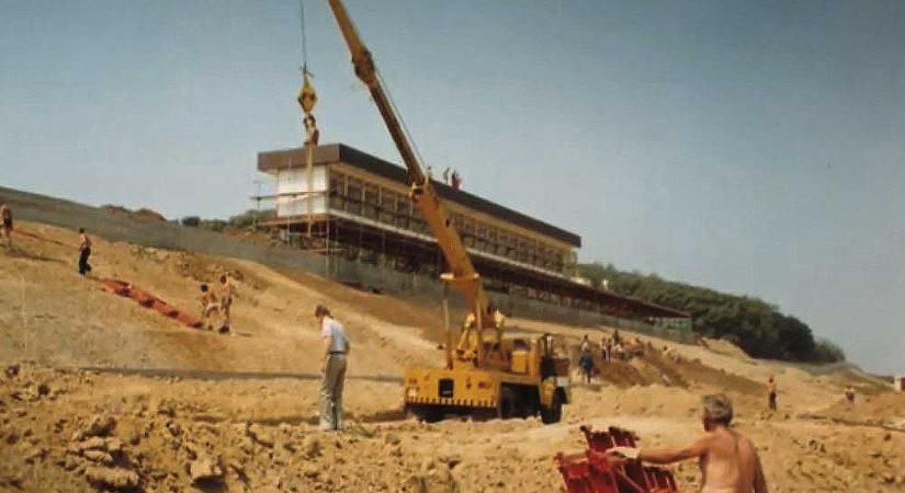 A Forma-1 vezére, Bernie Ecclestone a Városligetbe szánta a Hungaroringet – 40 éve kezdődött a legendás mogyoródi versenypálya építése