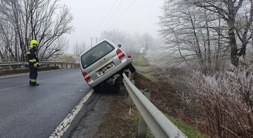 Újabb hatalmas baleset a 82-es út életveszélyes szakaszán