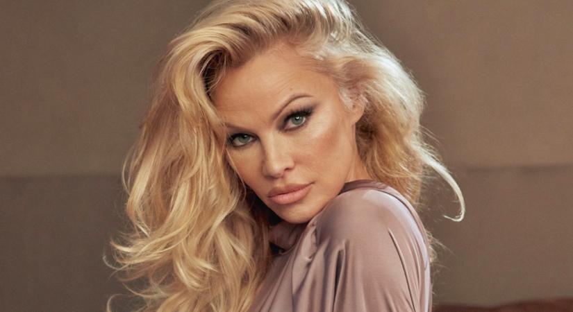 Döbbenet! Így néz ki Pamela Anderson smink nélkül