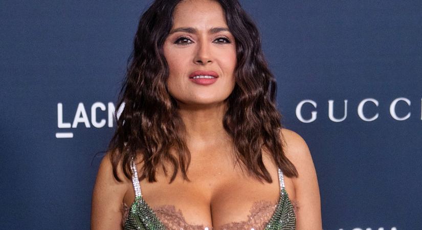 Salma Hayek smink nélkül is gyönyörűen fest (Fotók!)