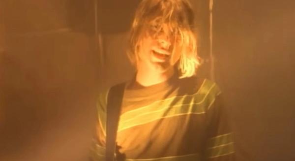 A Nirvana 'Smells Like Teen Spirit' riffjét választották minden idők legjobbjának