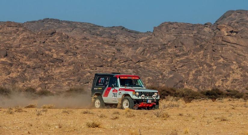 Dakar: A 91. helyen az első rendes szakasz után a Mikucza-Bakó páros