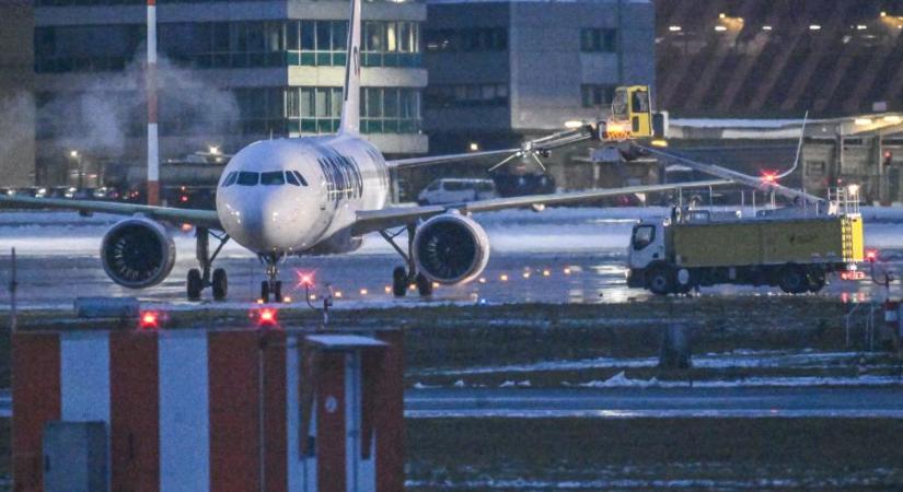 A müncheni és a stuttgarti repülőtér is kezd megbénulni a hó és a jég miatt