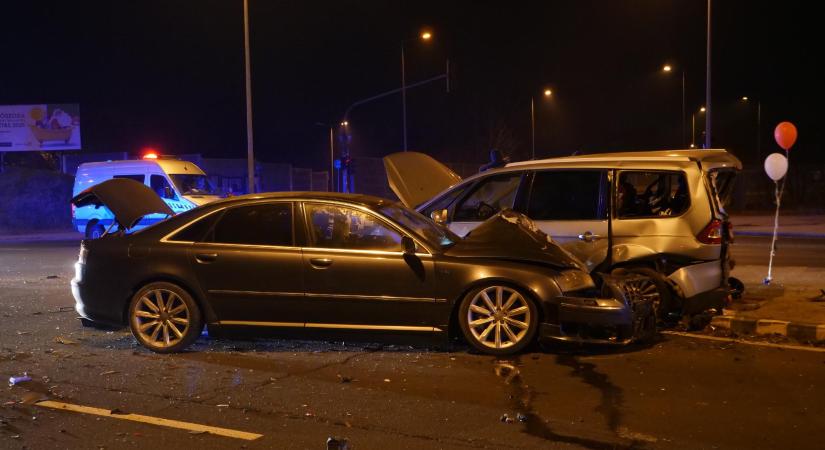 Büntetőeljárást indított a rendőrség a hajnalban Budapesten történt baleset ügyében