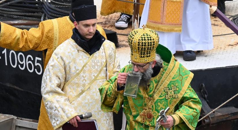 A Batthyány térnél ivott a Dunából a görögkatolikus főpap