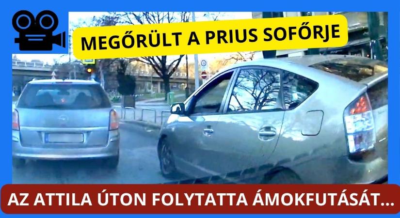 Megőrült a Prius sofőrje a Döbrentei téren. Az egész sort kicselezve folytatta ámokfutását az Attila úton