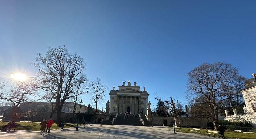 Szeles, kora tavaszias idővel indul a hét