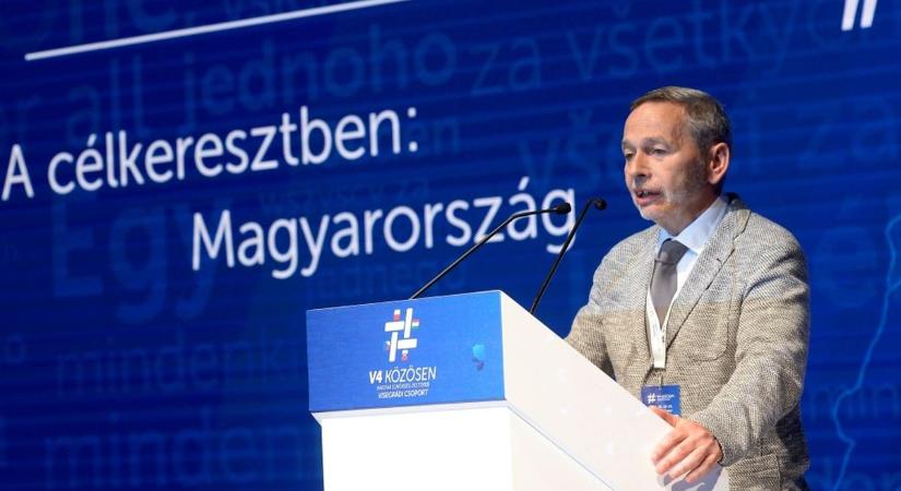 Orbán Viktortól, az MCC-től és a nyílt vitáktól féltik Skóciát