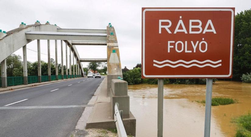 Tükörsimára fagyott a Rába! 61 éve ilyen kemény volt a tél Győrben