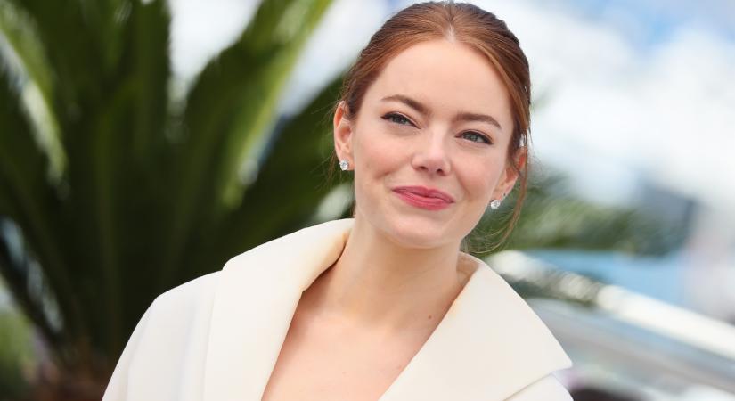 Ez tényleg ő? Emma Stone brutálisan rövid hajjal vonult a Golden Globe vörös szőnyegén, elsőre rá sem ismertünk