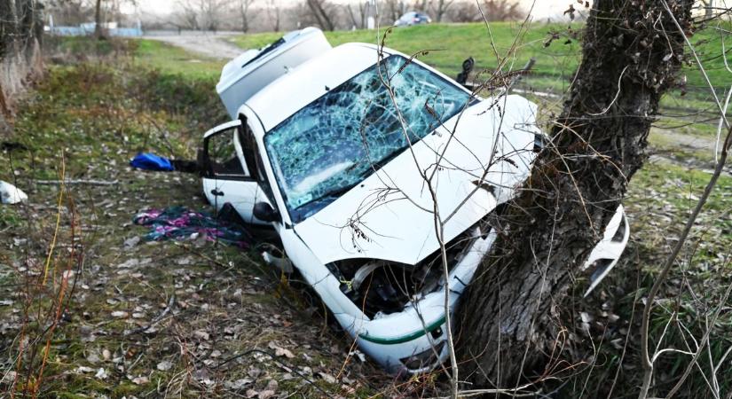 Titokzatos roncs tűnt fel Szolnokon: senki sem tudja, mi történt a sofőrjével – galériával