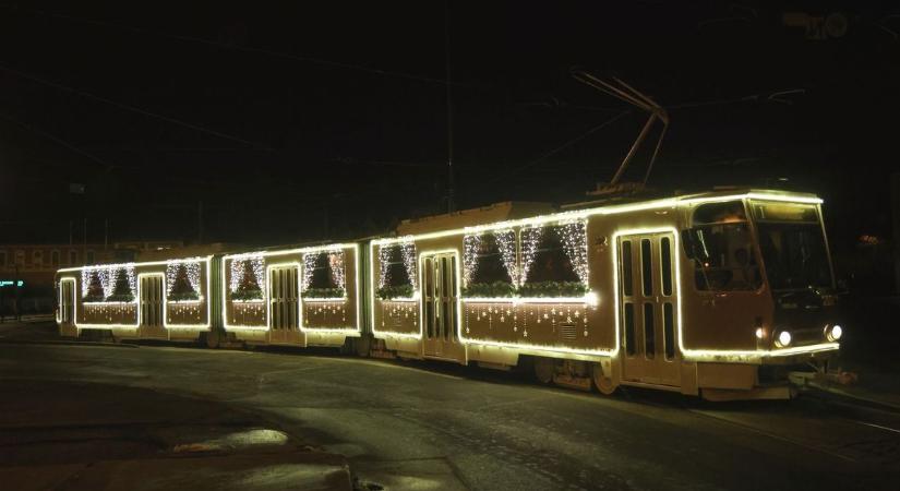 Mégsem áll le a miskolci adventi villamos