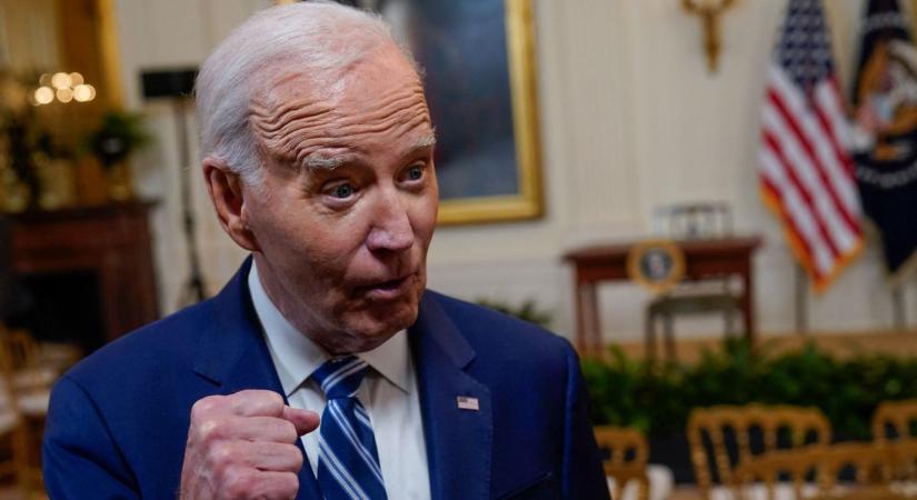 Biden újabb szerencsétlenkedésén nevet a fél világ  videó