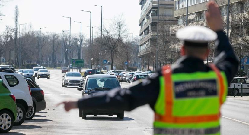 Már nem kell felmutatni a személyit, ha van egy új típusú okmányunk