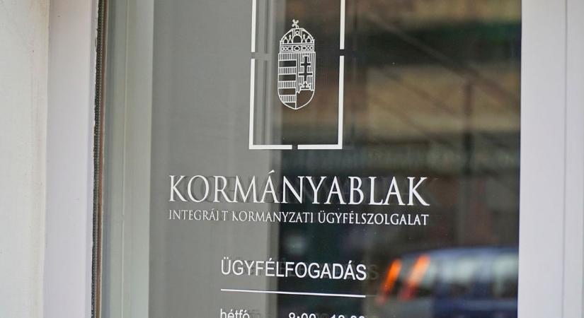 Kormányablakokban is igényelhető a Gondosóra: még többen érezhetik magukat biztonságban