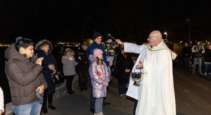 Megszentelték a Balaton vizét a déli parton