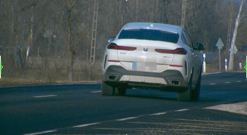 A BMW-sek idén sem bírnak magukkal, egyikük 150-nél is többel száguldozott Bács-Kiskunban