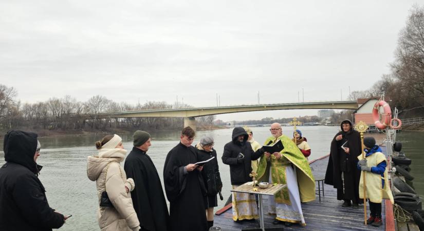 Megszentelték a Tiszát Szegednél