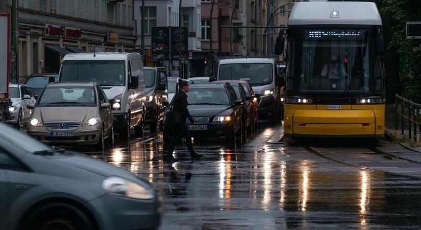 Magyar gazdaság: a motoros szívdobbanás és a használt autók világa