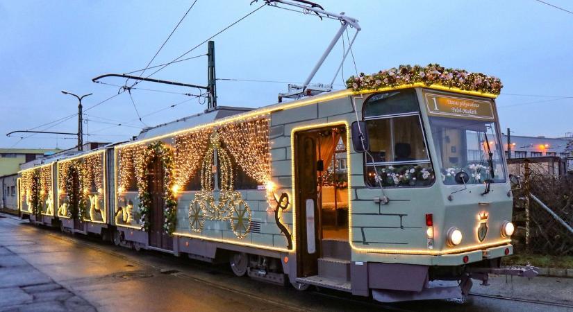 Magyar adventi villamos a legszebb egész Európában  videó, fotók