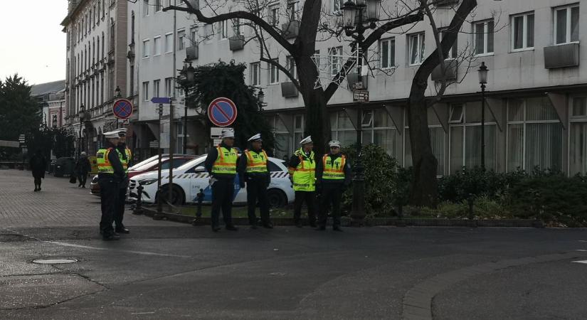 Elsőbbségadás: a gyalogost ne vegye semmibe, főleg ha a zebrán akar átérni az út túloldalára