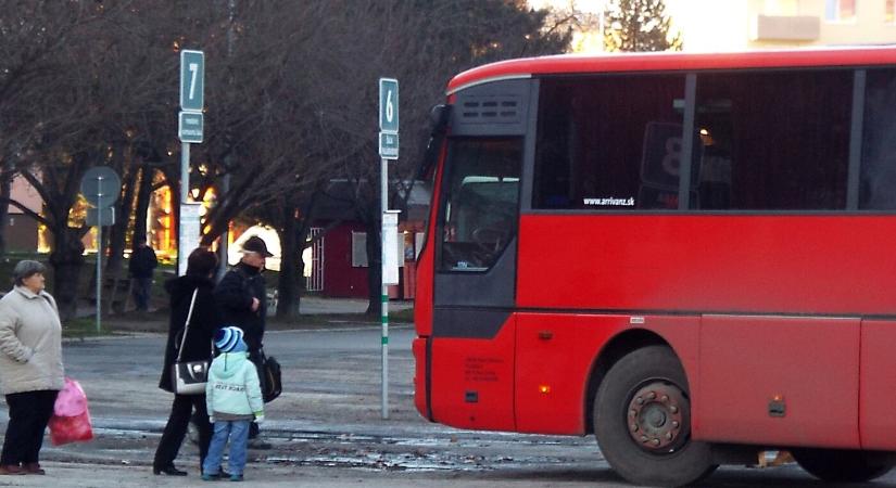 Új diákbusz indul reggelente Vágsellyéről az Érsekújvárban tanulóknak