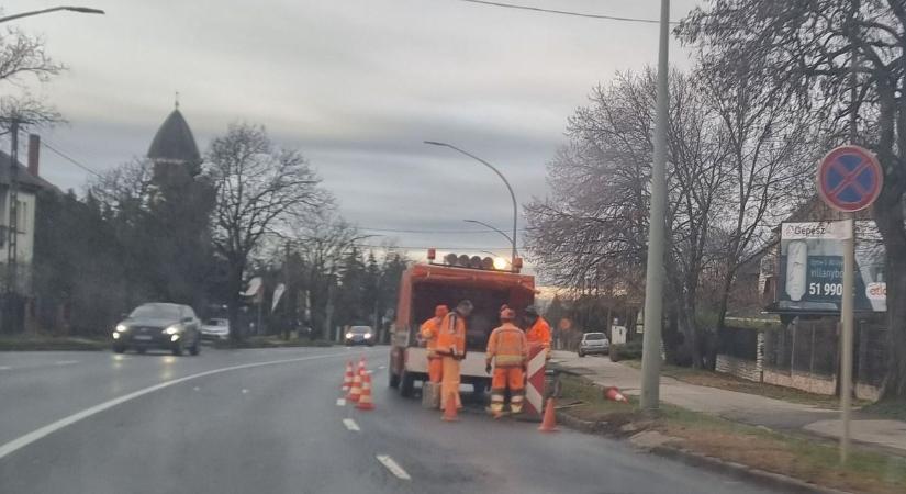 Székesfehérvár: Végre eltűnhet a bója a Budai úton