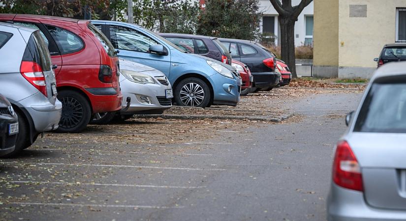 Mutatjuk, hogy Debrecen mely területén vált most ingyenessé a lakossági parkolás - regisztrációt követően! – videóval