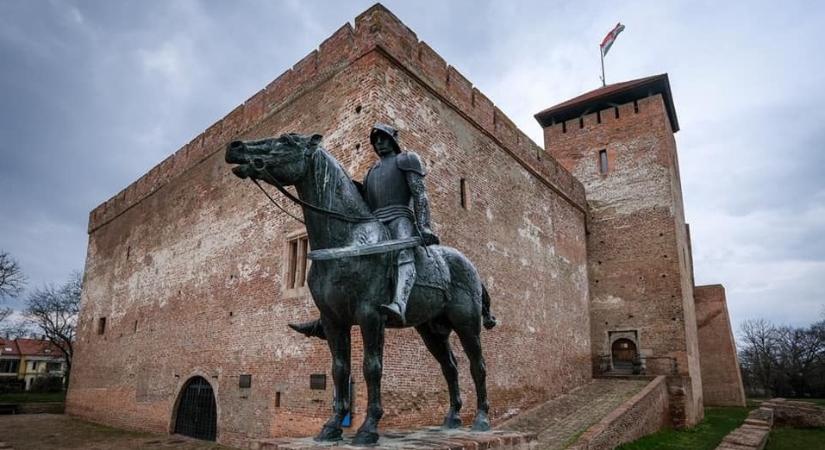 Mennyibe kerülne ma a végvári rendszer kiépítése? Egy középkori megaprojekt modern szemmel