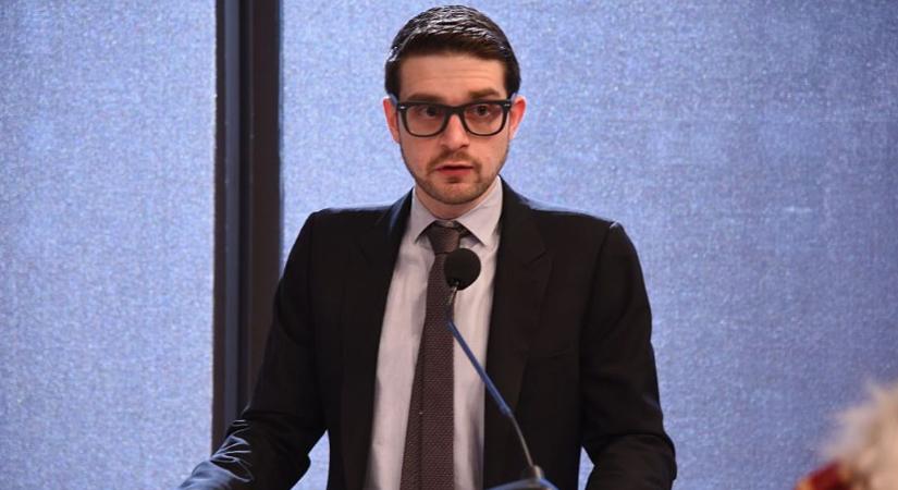 Több szálon is kötődik egymáshoz Alexander Soros és az amerikai nagykövet