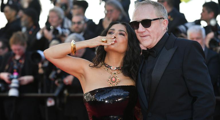 Salma Hayek milliárdos férjének is húznia kell a luxusnadrágszíjon