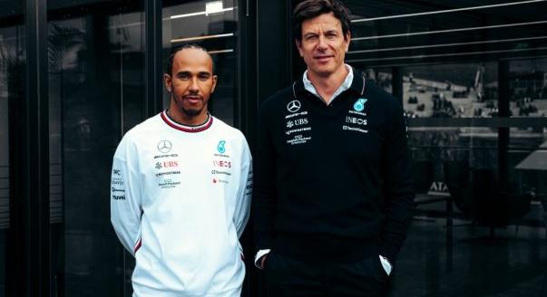 Wolff megkönnyebbült Hamilton döntésétől