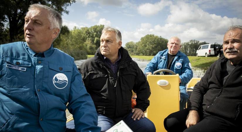 Prémium helyett Orbán Viktor arcképét kapták meg év végén a vízügyesek