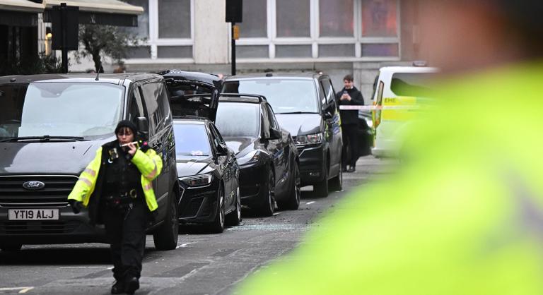 Gyanús jármű miatt lezárták London több belvárosi utcáját, mindenkit evakuáltak