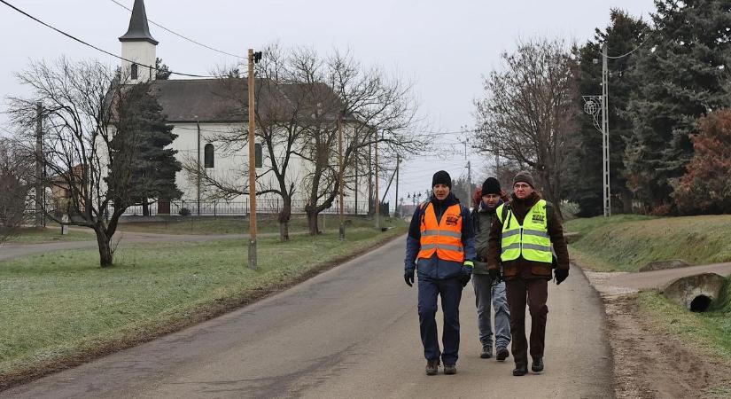 A honatya is túrával emlékezett az áldozatokra