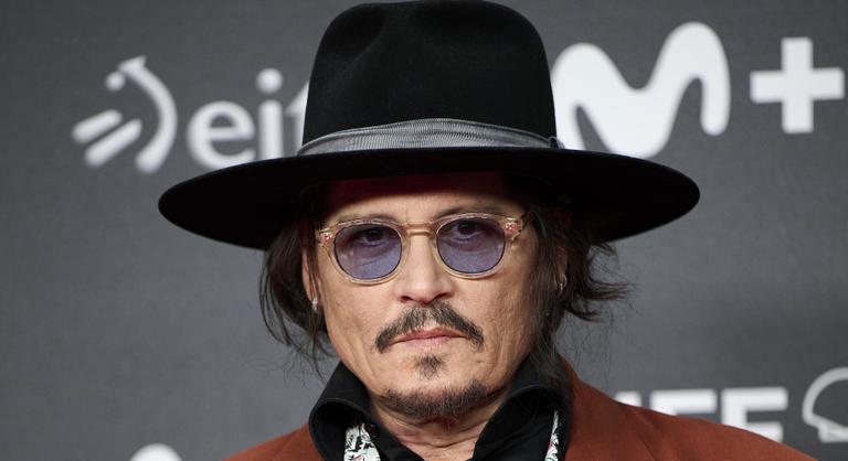 Johnny Depp aggódik, felhívást intézett a rajongóihoz