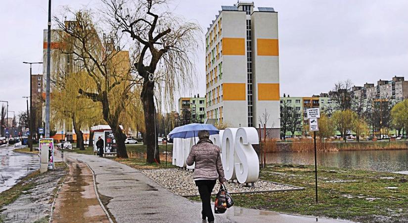 Marad a szeles idő, záporok is jöhetnek